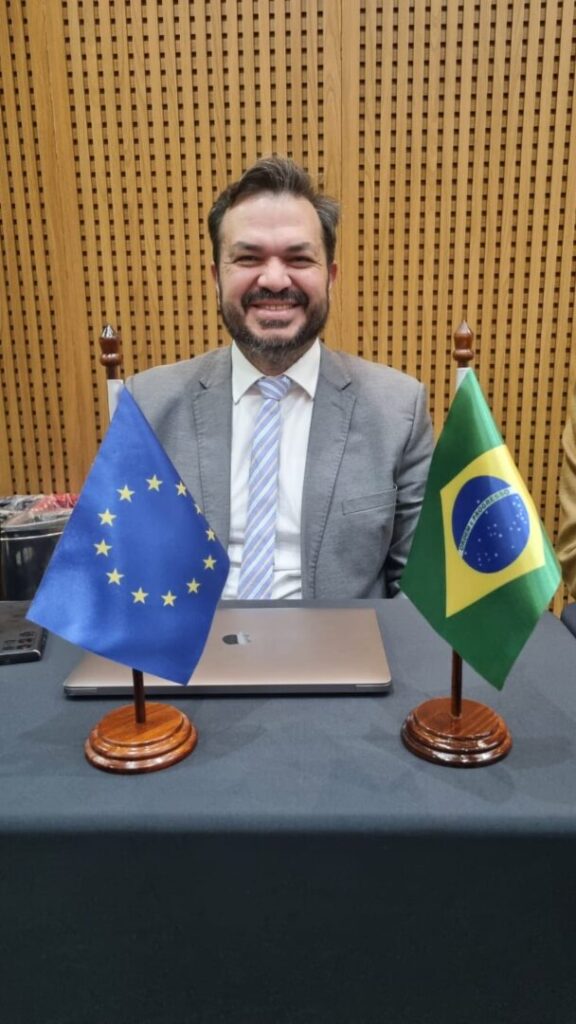 1f056525 f5be 46aa b6bc 93542ce49f49