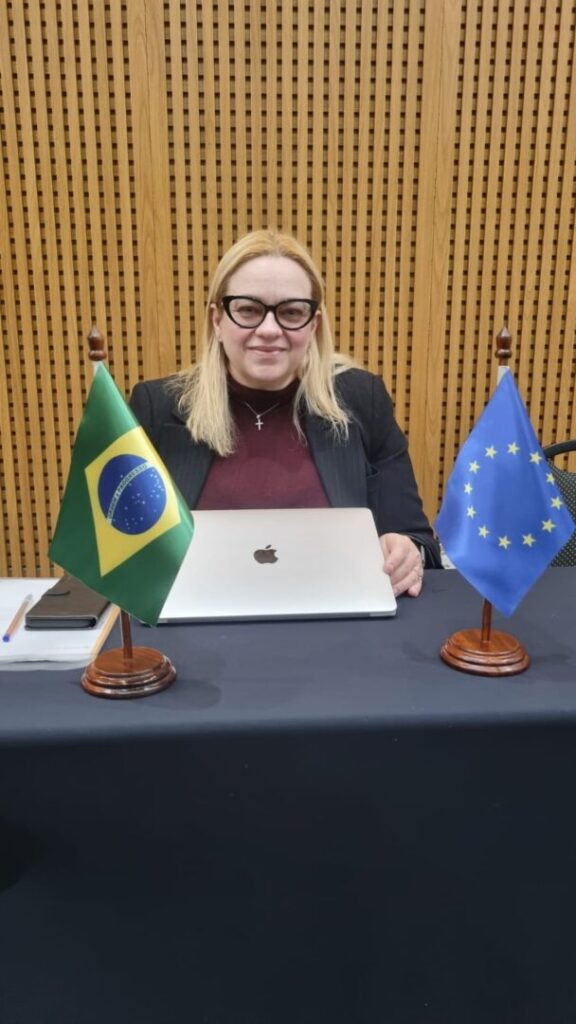 5521281c dd89 41d1 b861 ce53685df3c5